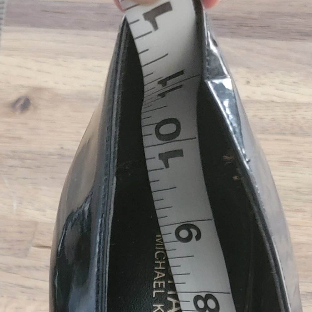 Michael Michael Kors Alina Flex pump in black patent leather. - Picture 14 of 16